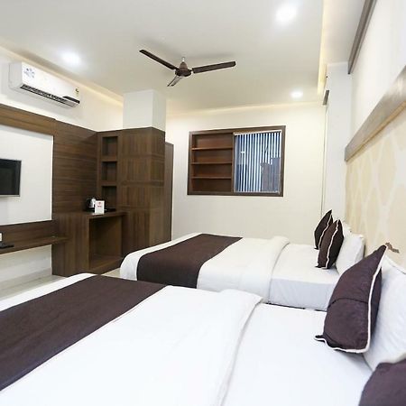 Oyo 18422 Central Grand Belanganj Экстерьер фото
