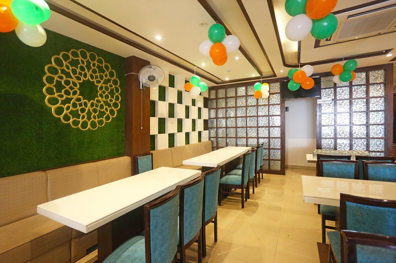 Oyo 18422 Central Grand Belanganj Экстерьер фото
