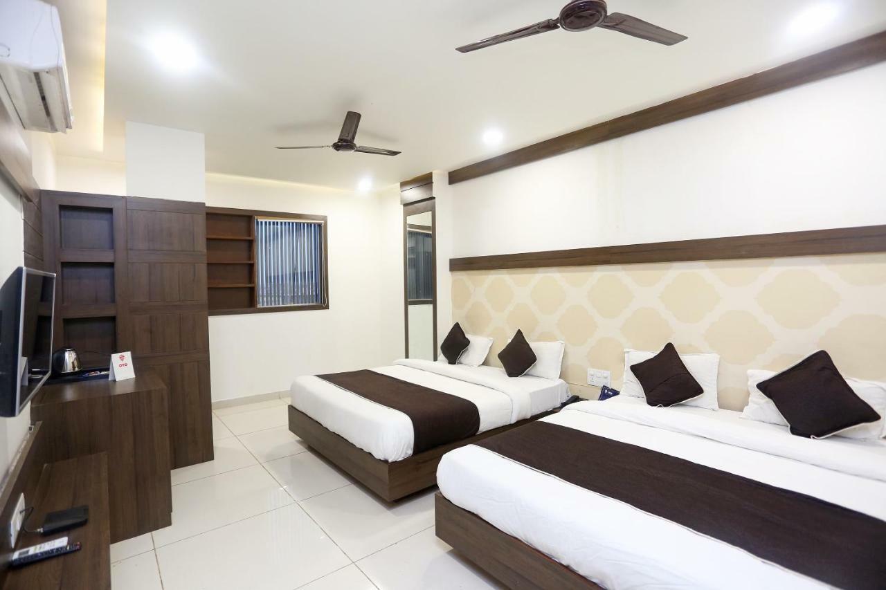Oyo 18422 Central Grand Belanganj Экстерьер фото